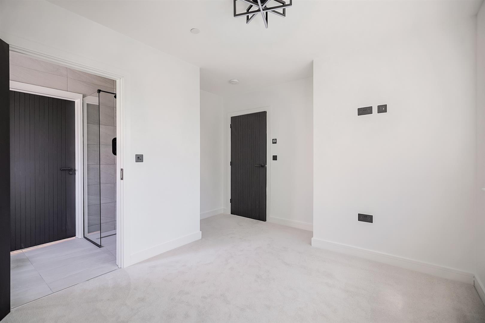 Heddfan, Croesyceiliog, Carmarthen, SA32 8DS